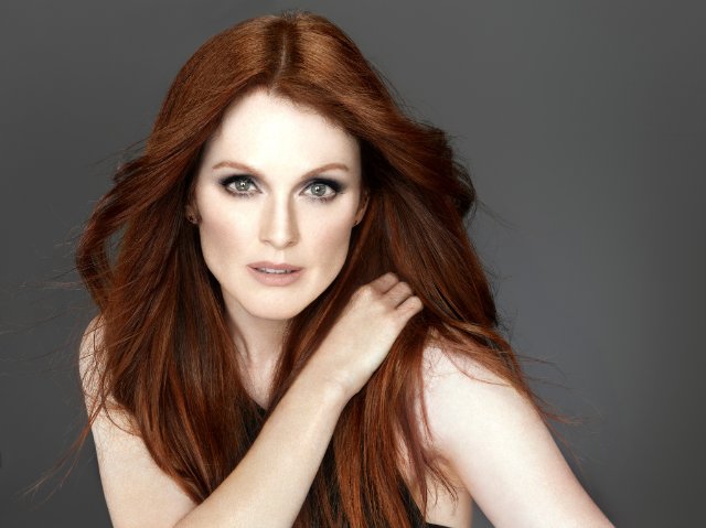 10-Celebrities-You-Didnt-Know-Were-Atheists-Julianne-Moore