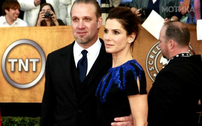 Jesse James and Sandra Bullock.