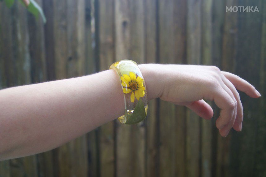 resin-flower-moss-bangles-bracelets-modern-flower-child-sarah-smith-34