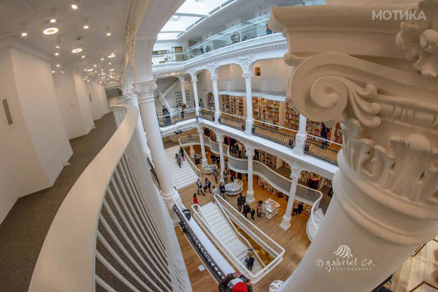 carousel-of-light-library-bucharest-7