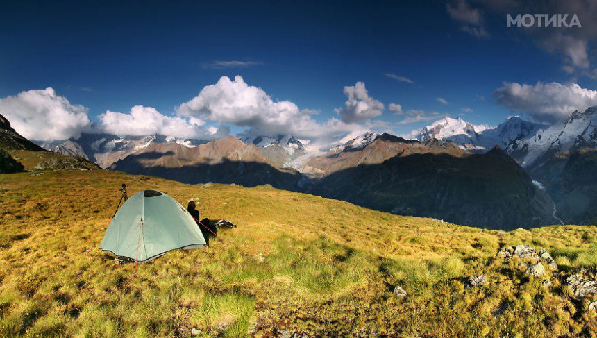 I-am-a-mountain-photographer-and-for-6-years-I-photograph-my-tent-in-the-mountains-15__880
