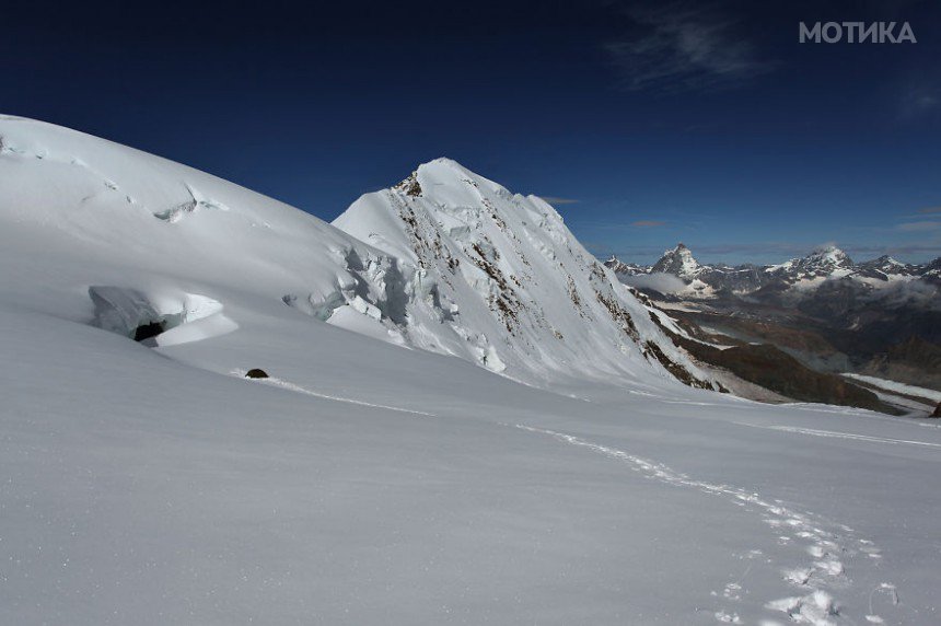 I-am-a-mountain-photographer-and-for-6-years-I-photograph-my-tent-in-the-mountains-5__880