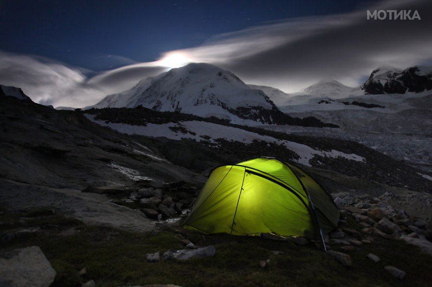 I-am-a-mountain-photographer-and-for-6-years-I-photograph-my-tent-in-the-mountains-6__880