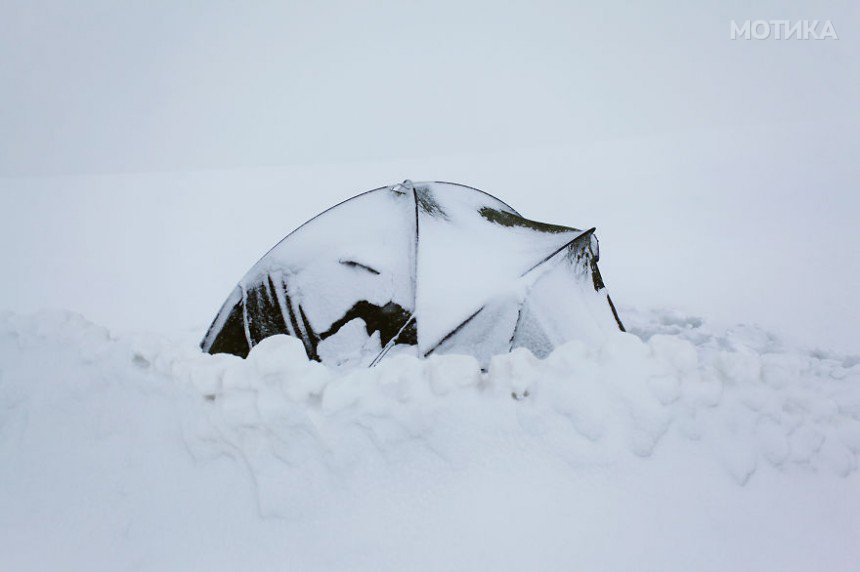 I-am-a-mountain-photographer-and-for-6-years-I-photograph-my-tent-in-the-mountains-9__880