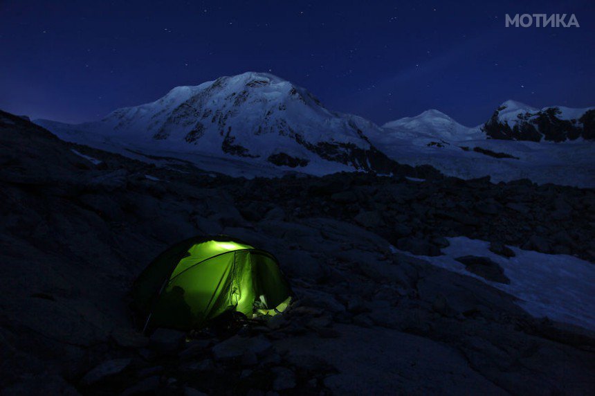 I-am-a-mountain-photographer-and-for-6-years-I-photograph-my-tent-in-the-mountains-__880
