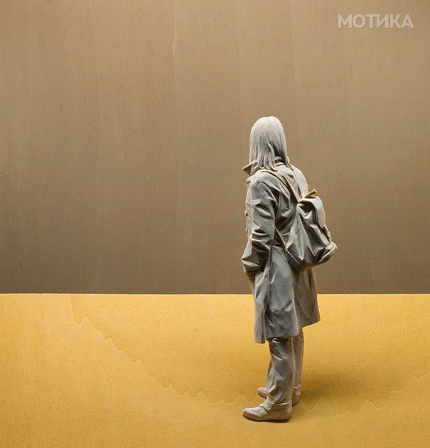 life-like-realistic-wooden-sculptures-peter-demetz-9