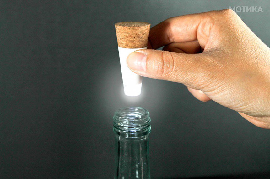 rechargeable-usb-led-bottle-light-suck-uk-7