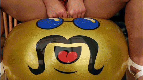 g (9)