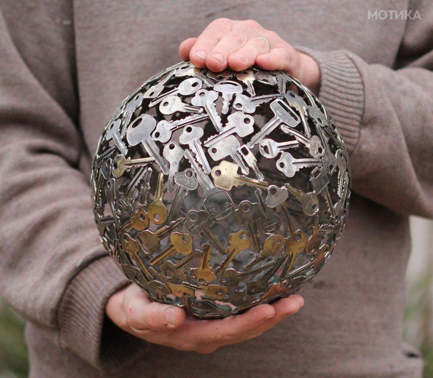 recycled-metal-sculptures-key-coin-michael-moerkey-3