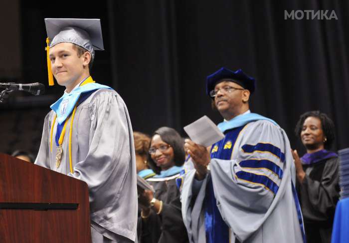 Teen Named Valedictorian – Shocks His Classmates When He Reveals He’s Homeless