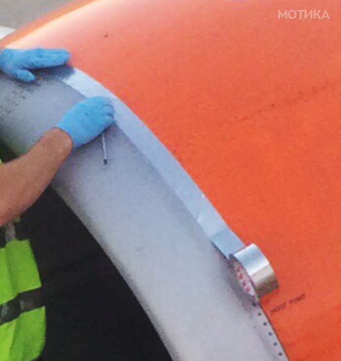 easyjet-airplane-speed-tape-600mph-adam-wood-tweet-4