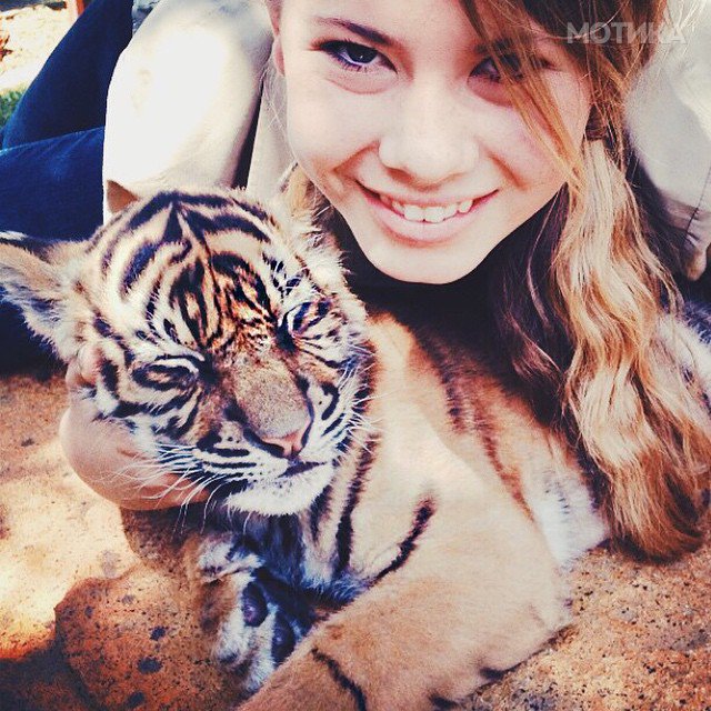 16-year-old-bindi-irwin-crocodile-hunter-fathers-legacy-australia-zoo-16