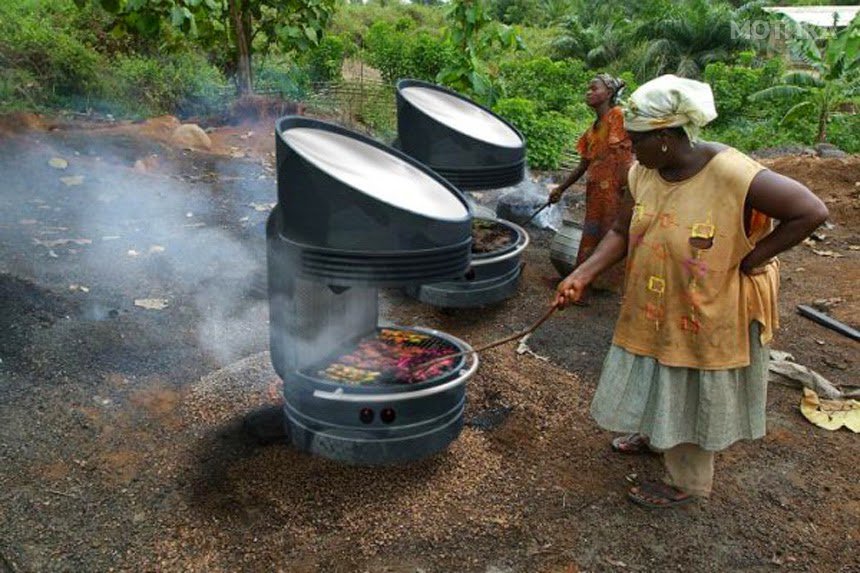 Newly Invented Off-Grid Solar Grill Can Store Energy & Cook At Night Without Electricity