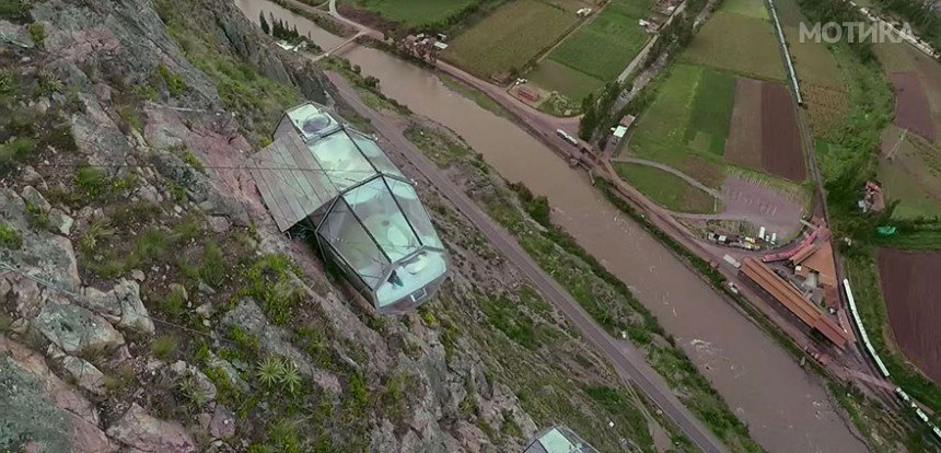 scary-see-through-suspended-pod-hotel-peru-sacred-valley-6