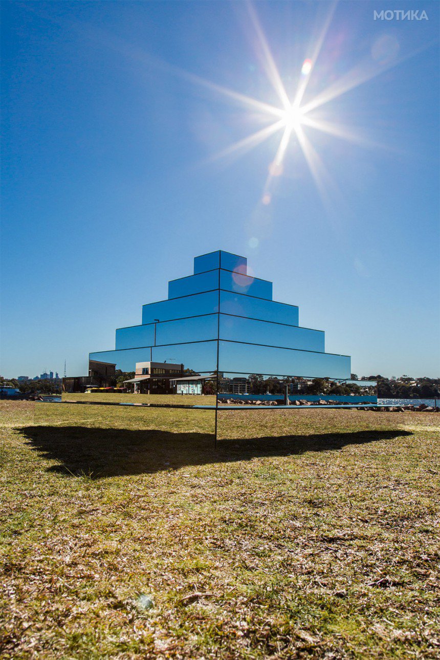 mirror-pyramid-2