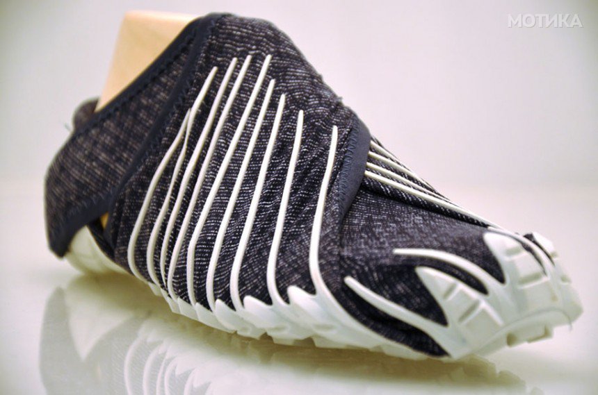 japanese-inspired-wrap-around-shoes-furoshiki-vibram-3