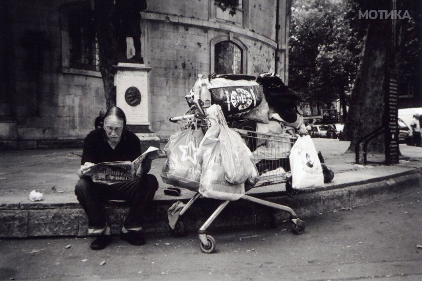 homeless-people-photography-2016-my-london-calendar-cafe-art-4