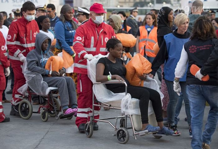 europe_patrol_migrant_20