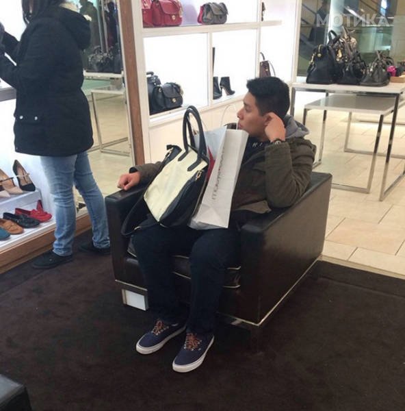 poor_souls_trapped_in_the_shopping_hell_640_32