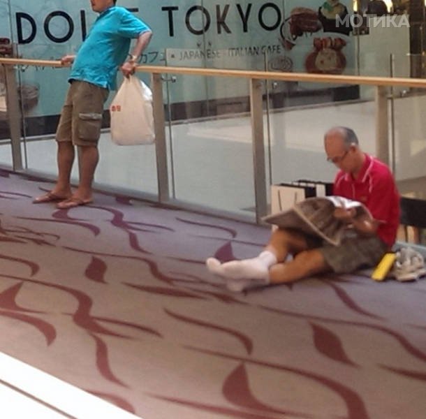 poor_souls_trapped_in_the_shopping_hell_640_34