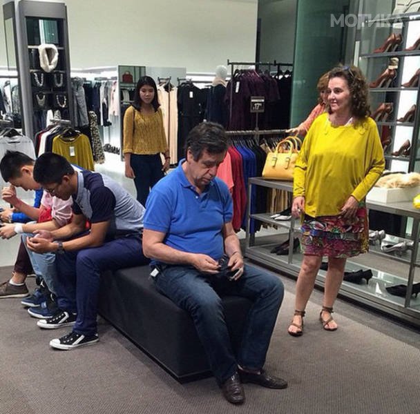 poor_souls_trapped_in_the_shopping_hell_640_35