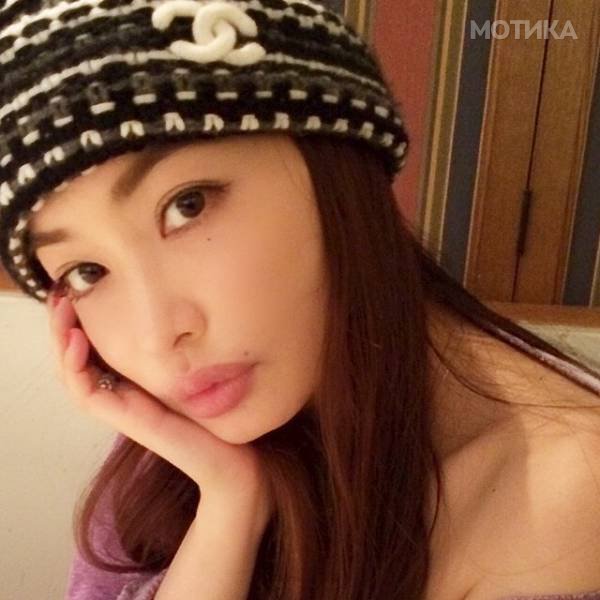 can_you_guess_the_age_of_this_beautiful_model_640_07