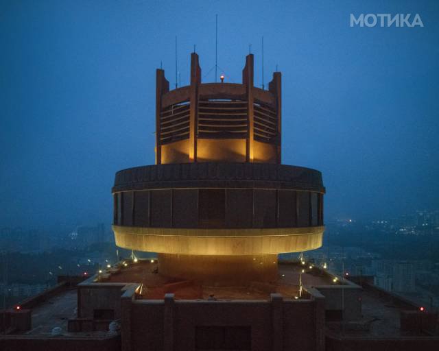 fascinating_photos_from_architecture_tour_of_north_koreas_capital_pyongyang_640_08