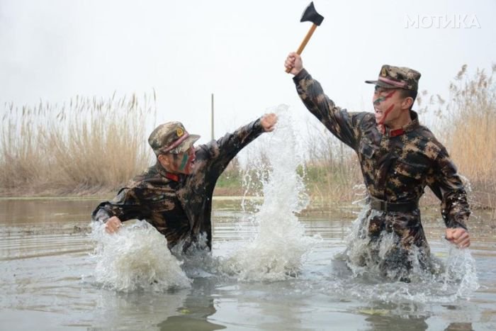Special paramilitary policemen attend a training session in Chuzhou