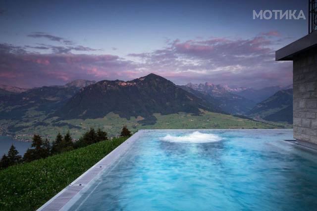 this_gorgeous_infinity_pool_in_the_swiss_alps_is_dubbed_the_stairway_to_heaven_640_04