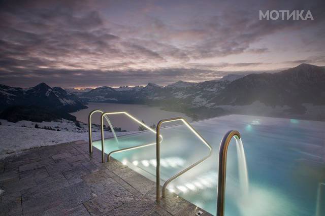 this_gorgeous_infinity_pool_in_the_swiss_alps_is_dubbed_the_stairway_to_heaven_640_06