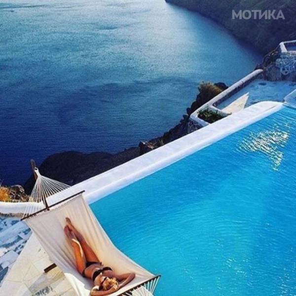 these_greek_kids_totally_enjoy_having_rich_parents_and_theyre_not_shy_about_it_640_04