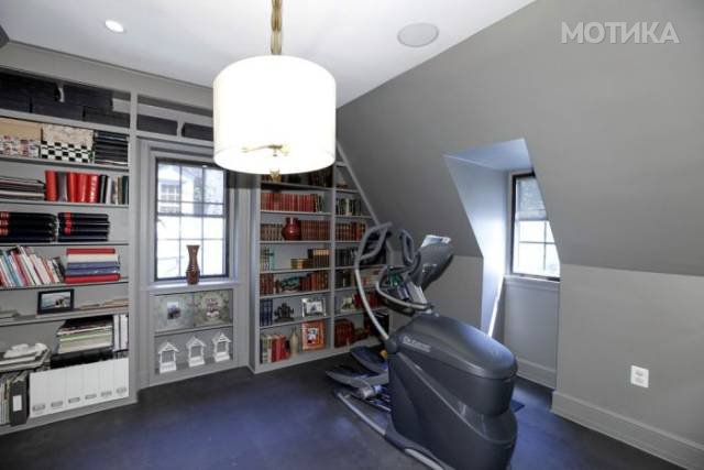 obama_familys_new_home_not_white_house_but_still_very_classy_1Lg9z_640_31
