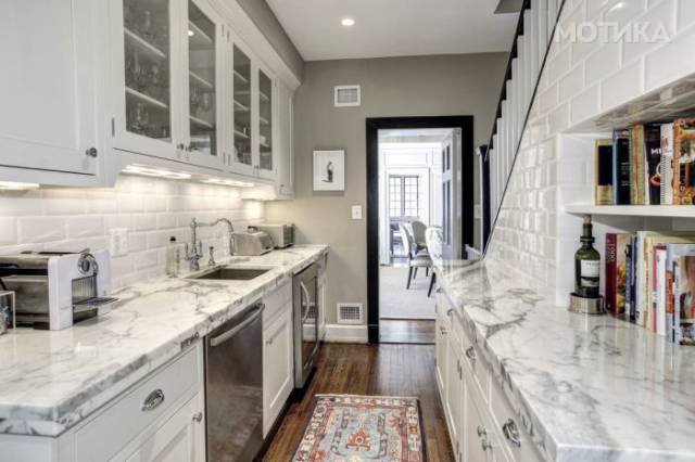 obama_familys_new_home_not_white_house_but_still_very_classy_640_26