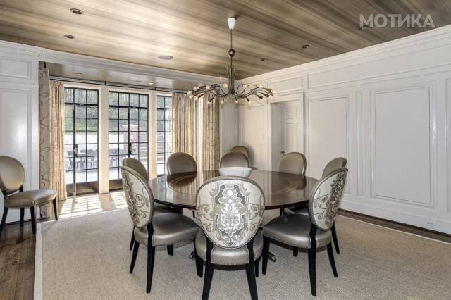 obama_familys_new_home_not_white_house_but_still_very_classy_640_27