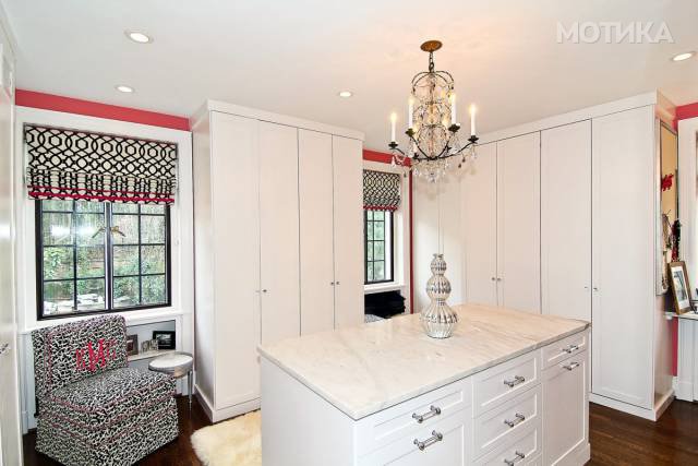 obama_familys_new_home_not_white_house_but_still_very_classy_640_31