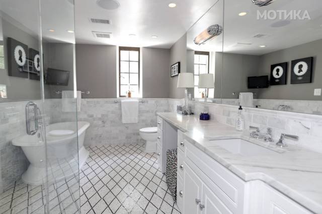 obama_familys_new_home_not_white_house_but_still_very_classy_640_35