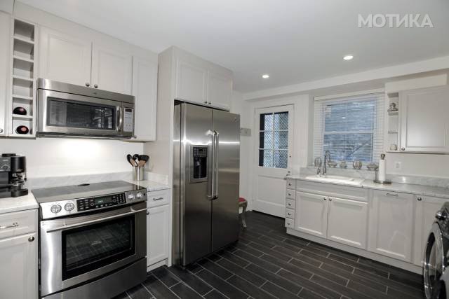 obama_familys_new_home_not_white_house_but_still_very_classy_640_41