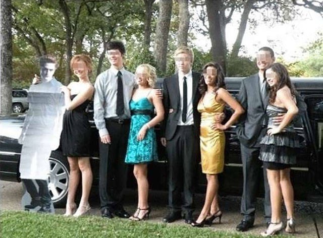 when_you_have_nobody_to_take_as_a_date_for_your_prom_be_creative_640_20