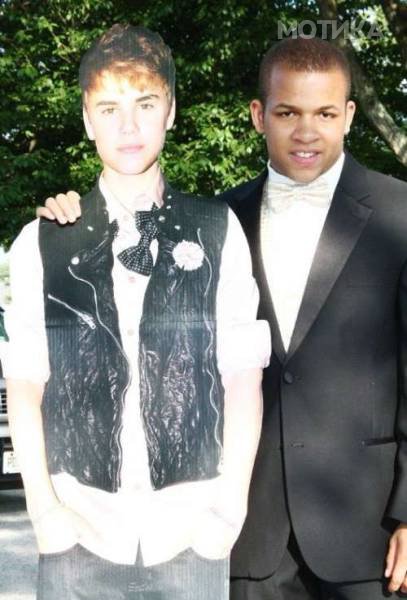 when_you_have_nobody_to_take_as_a_date_for_your_prom_be_creative_640_26