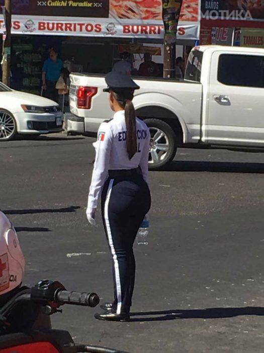 wow_this_mexican_policewoman_could_engage_in_some_very_hot_pursuits_640_high_09